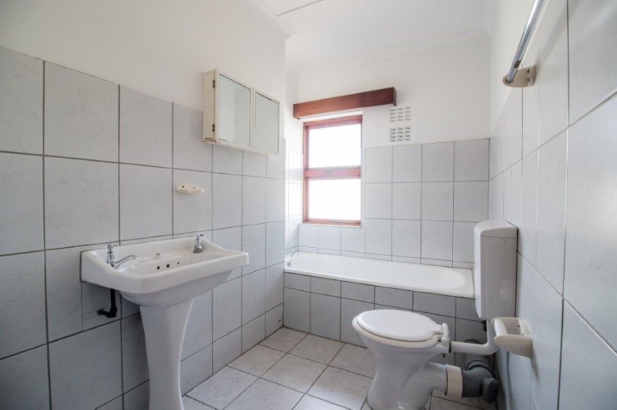 To Let 3 Bedroom Property for Rent in Beacon Bay Eastern Cape